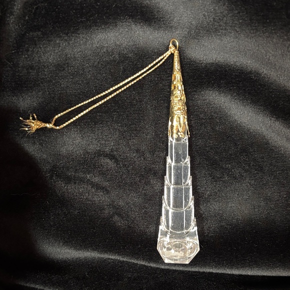🎄SALE Elegant clear icicle ornament with intricate gold tip hanger - Picture 2 of 6